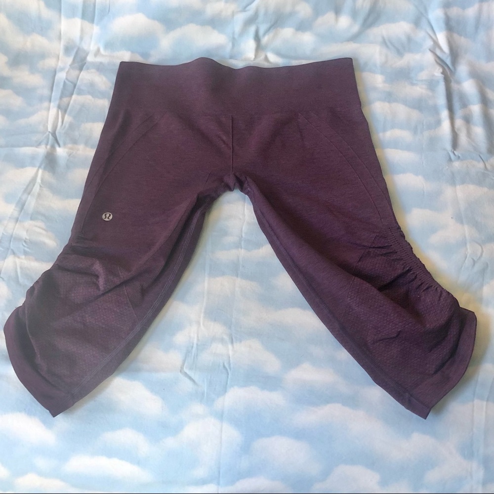Lululemon Capri Purple Workout Pants. Size Large.
